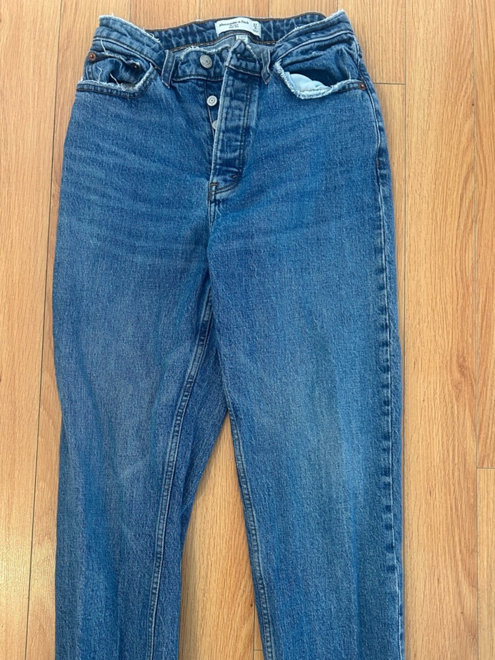 Abercrombie & Fitch Straight Leg Jeans in Medium Blue Wash